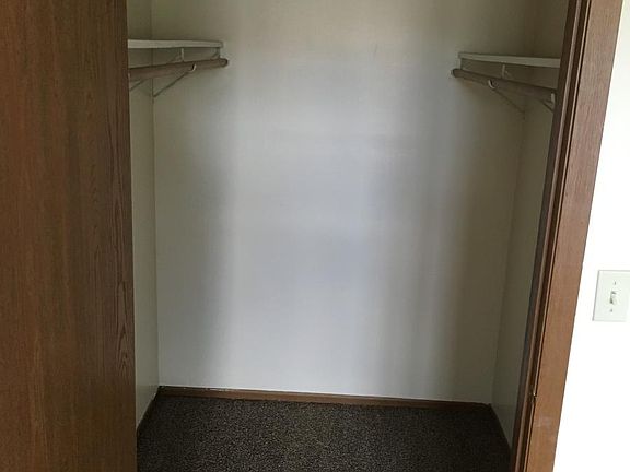 5th image of 100 Loretta Ln