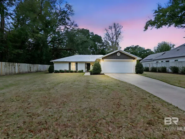 518 Dyson St, Fairhope, AL 36532