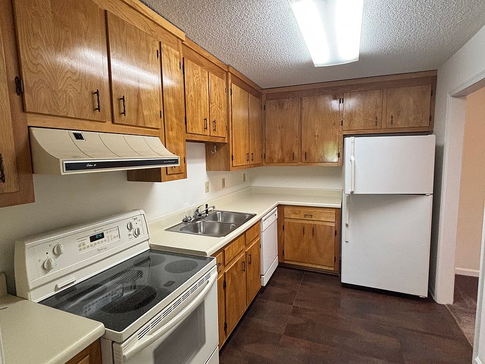 435 Pine Ave Apt C - Photo 6_06052025