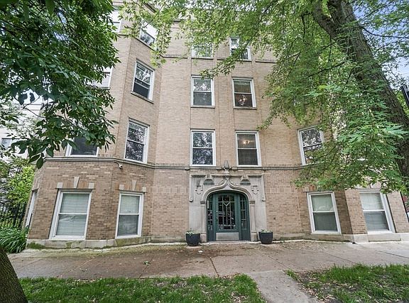 2nd image of 1425 W Pratt Blvd APT 2W