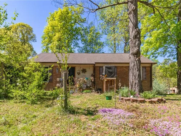 4100 Olympia Dr, Greensboro, NC 27406