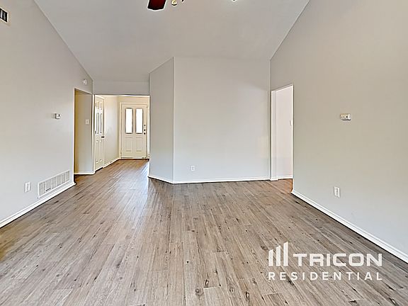 4th image of 2819 Harvard Dr