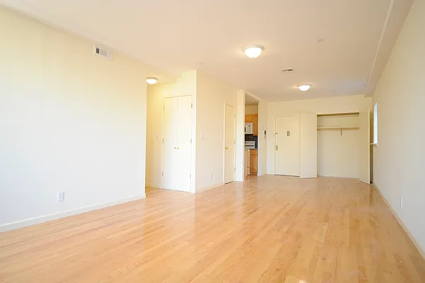 Rented by RES New York | media 11