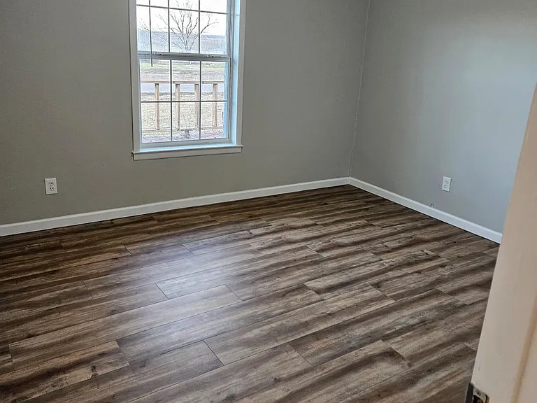 202 McElroy St — Photo 23