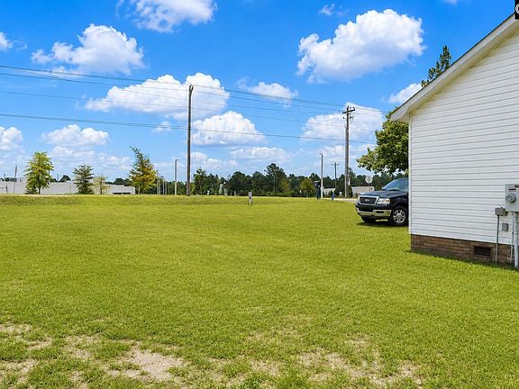 3rd image of 1934 S Lake Dr