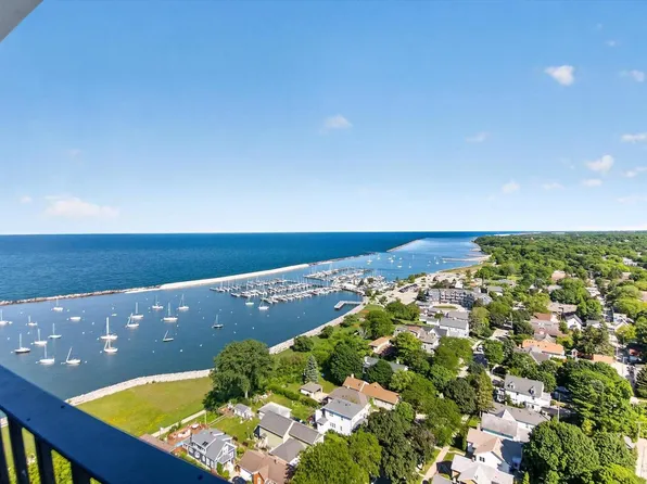 2525 S Shore DRIVE #25A, Milwaukee, WI 53207