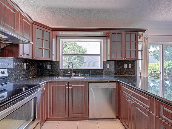 3rd image of 18112 NW 19th St