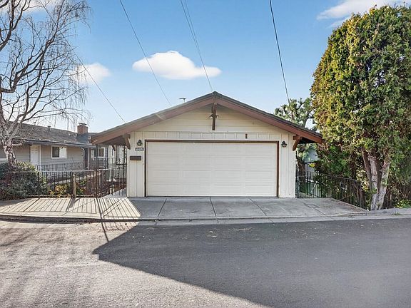 3rd image of 16605 Rolando Ave