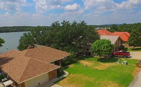 2nd image of 130 Hidden Oaks Dr