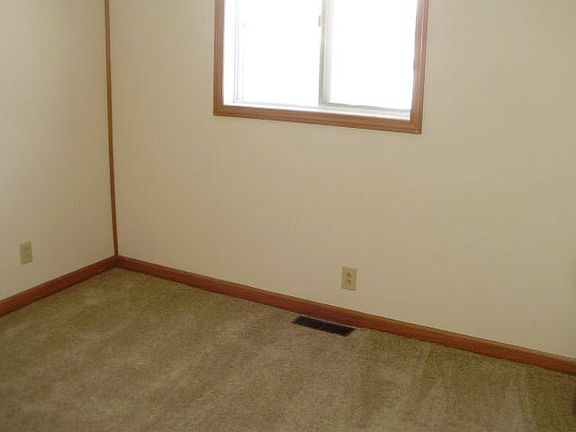 4th image of 11016 N Quiet Water Cir