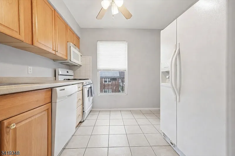 Building Photo - 343 Bloomfield Ave #8