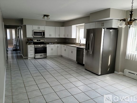2nd image of 905 23rd Ave #1