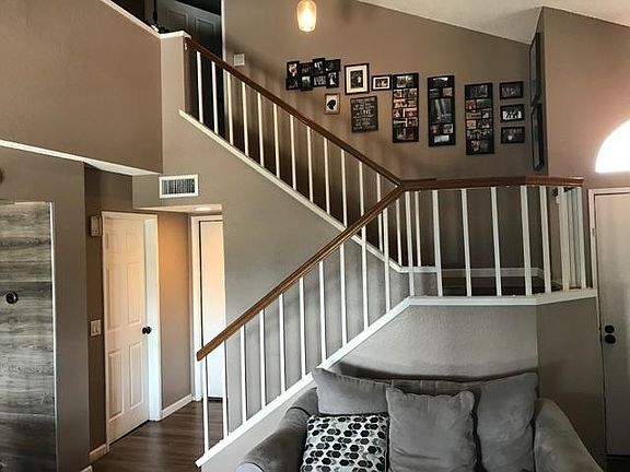 2nd image of 2904 Laureltree Dr