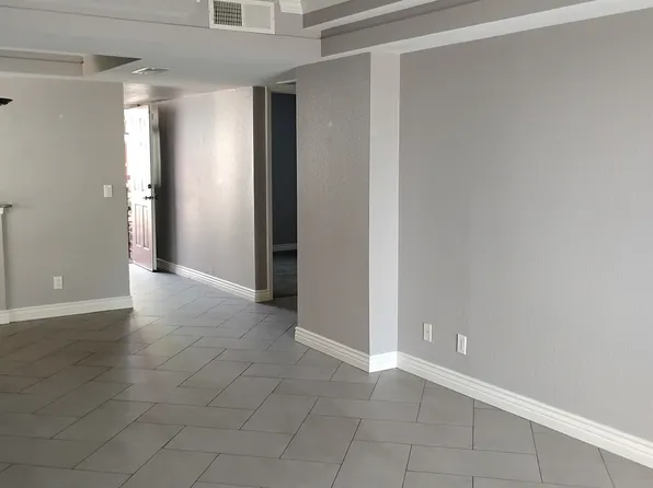 3329 W Danbury Dr #216, Phoenix, AZ 85053