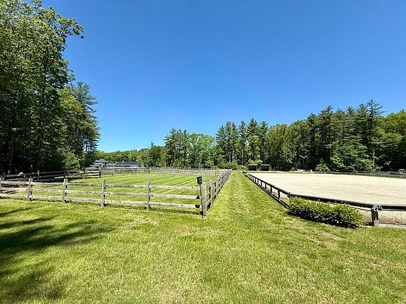 5th image of 28 Deer Run Rd