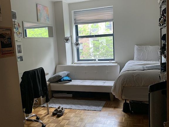 5th image of 225 E 6th St APT 4G