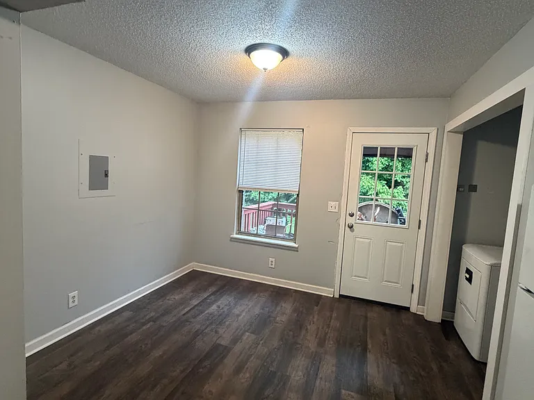 105 Hickory Trce #3 — Photo 2