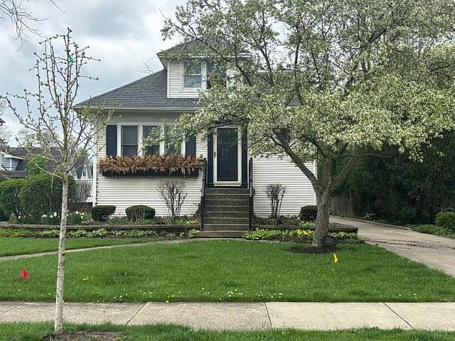 2nd image of 200 N Geneva Ave