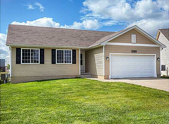 1st image of 2260 SE Leeann Dr