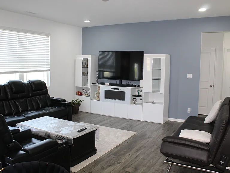 2068 Quail West Dr — Photo 3