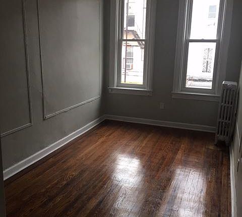 4th image of 1328 Croes Ave
