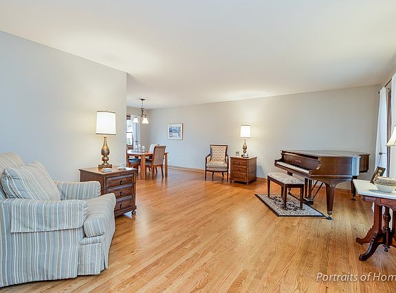 3rd image of 1042 S Fairview Ave