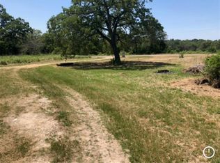 477 Hidden Oaks Dr, Elgin, TX 78621