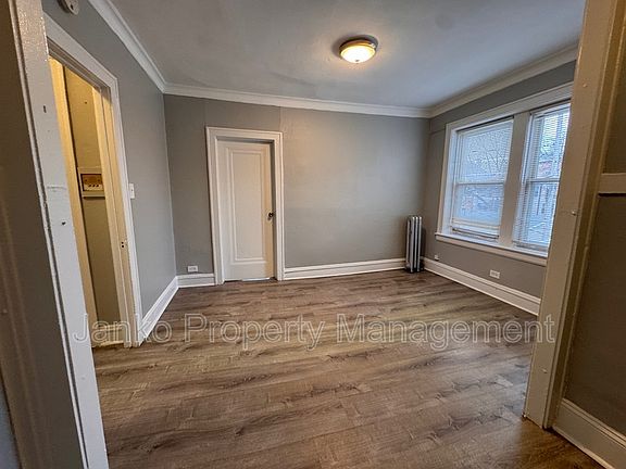 3rd image of 5905 W Huron St #2