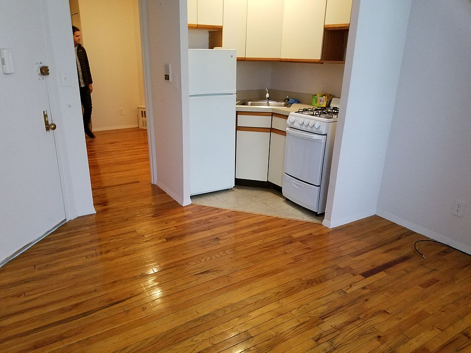 2nd image of 167 E 77th St APT 12