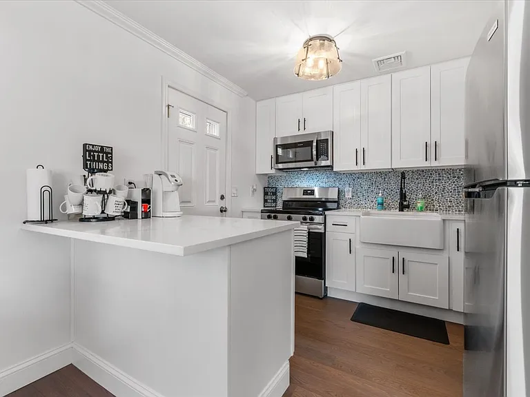 35 Washington Heights Ave — Photo 7