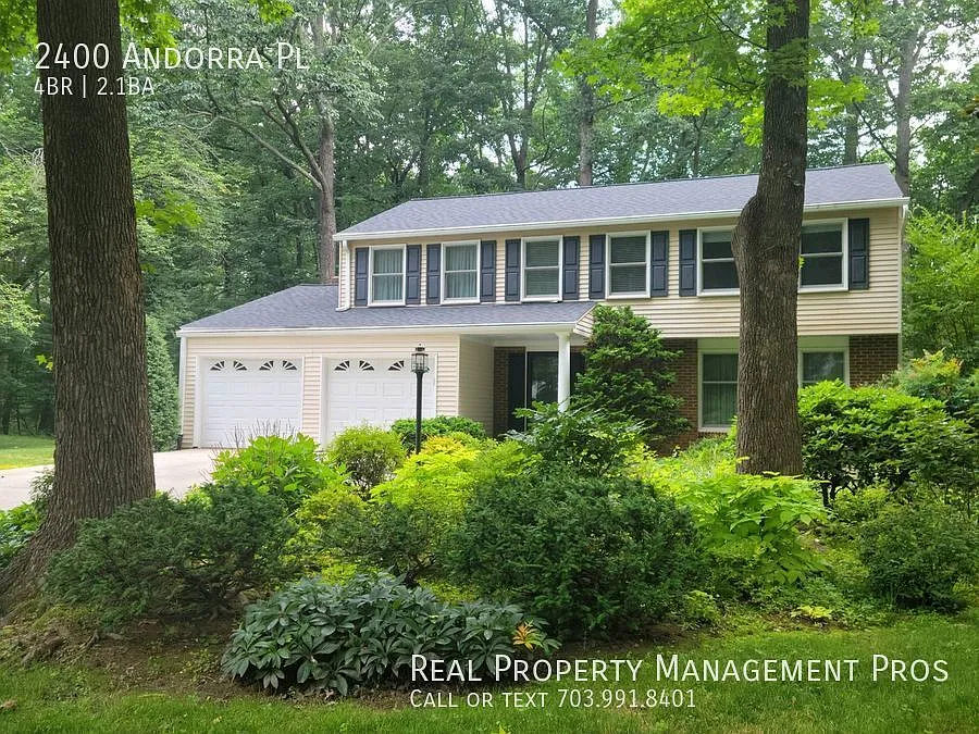 Updated 4 bedroom 2.5 bath home For rent In The heart of Reston! — Photo 3