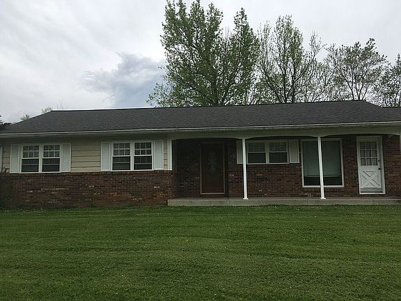 3rd image of 328 Holly Hill Dr