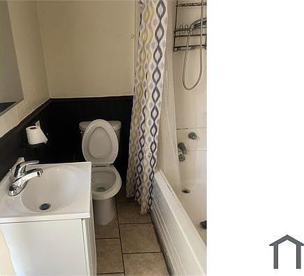 5th image of 615 Ridge Ave