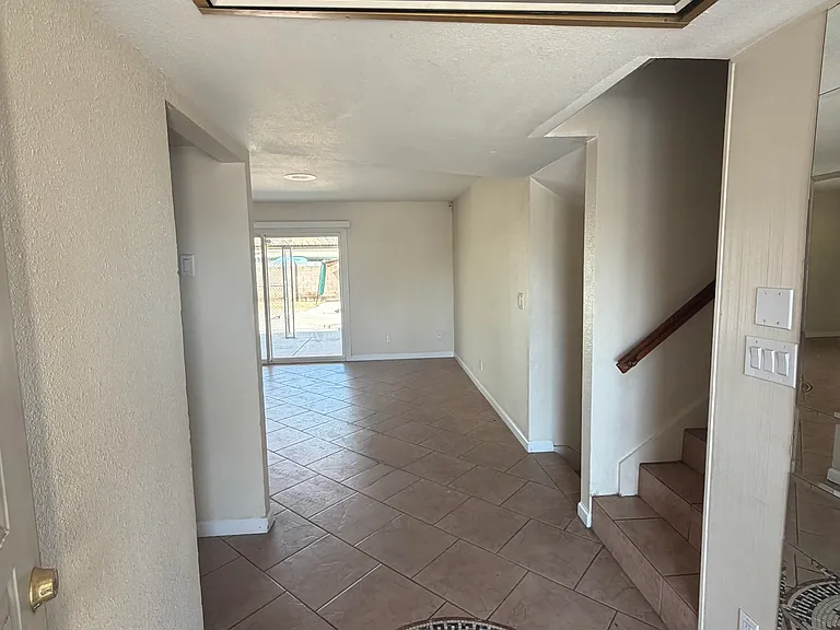 6752 W Colter St — Photo 2