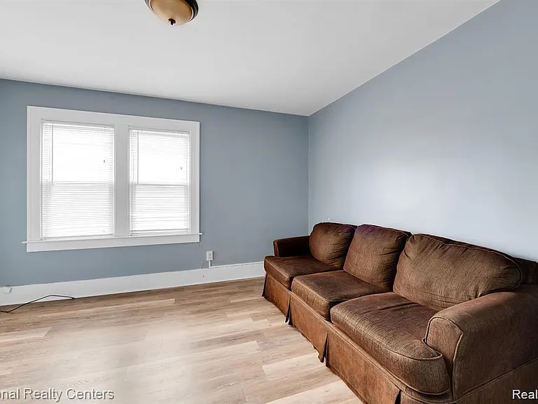 39 E Brockton Ave — Photo 18