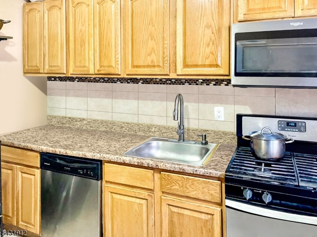 171 Carolina Ave, Irvington, NJ - View 5