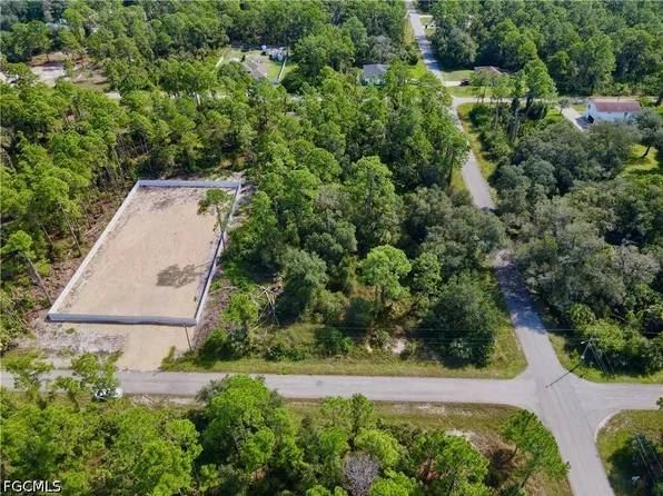 2102 Louis Ave, Alva, FL 33920