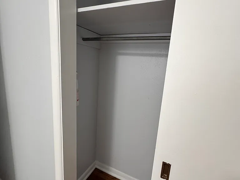 112 E Sheridan St #114 — Photo 4