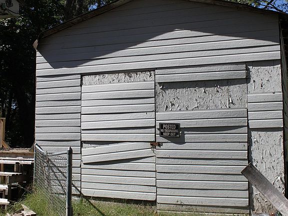3rd image of 104 England Dr