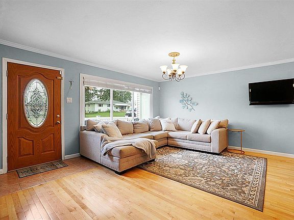 4th image of 4262 Heidelberg Ave