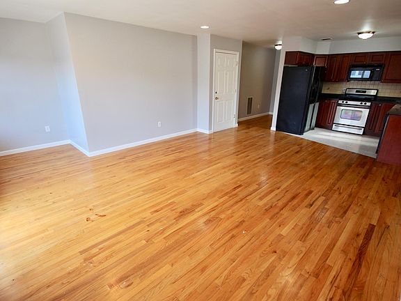3rd image of 10 Van Wagenen Ave #2