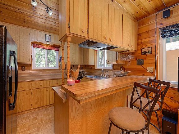 3rd image of 28465 Fuentes Dr