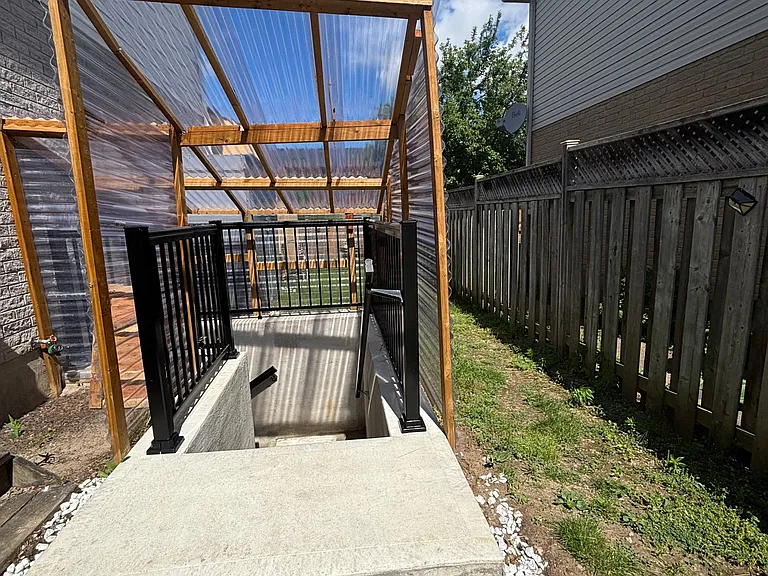 44 Endeavour Dr #BASEMENT — Photo 12