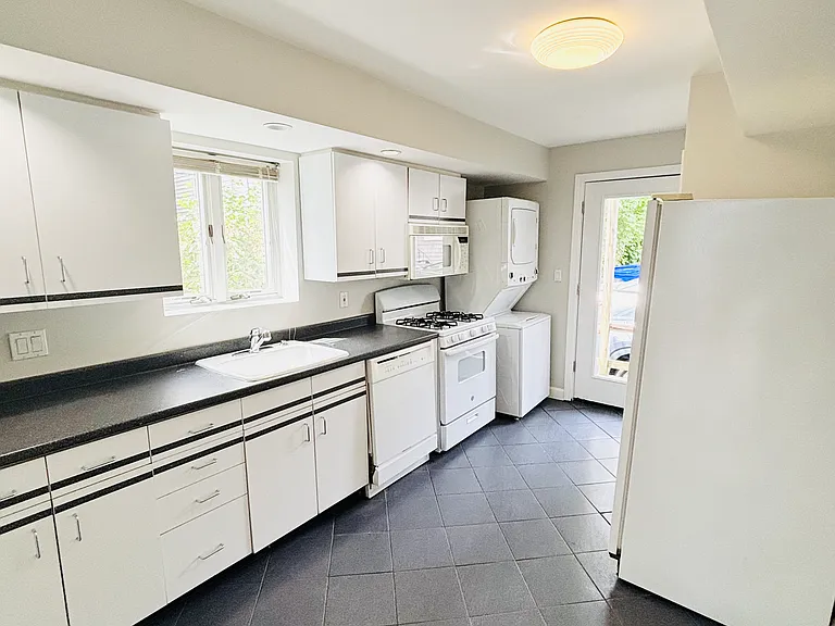 2 Monument Ct #1 — Photo 10