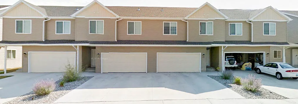Dakota Territories Townhomes — Photo 3