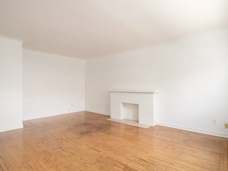 735 Royal Ave #209 — Photo 9