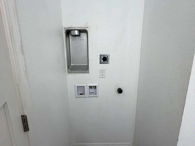 117 N Main Ave #16 — Photo 7