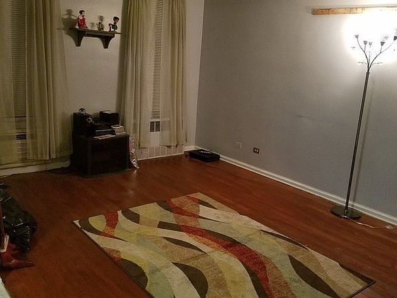 2nd image of 2525 W 2nd St APT 1G