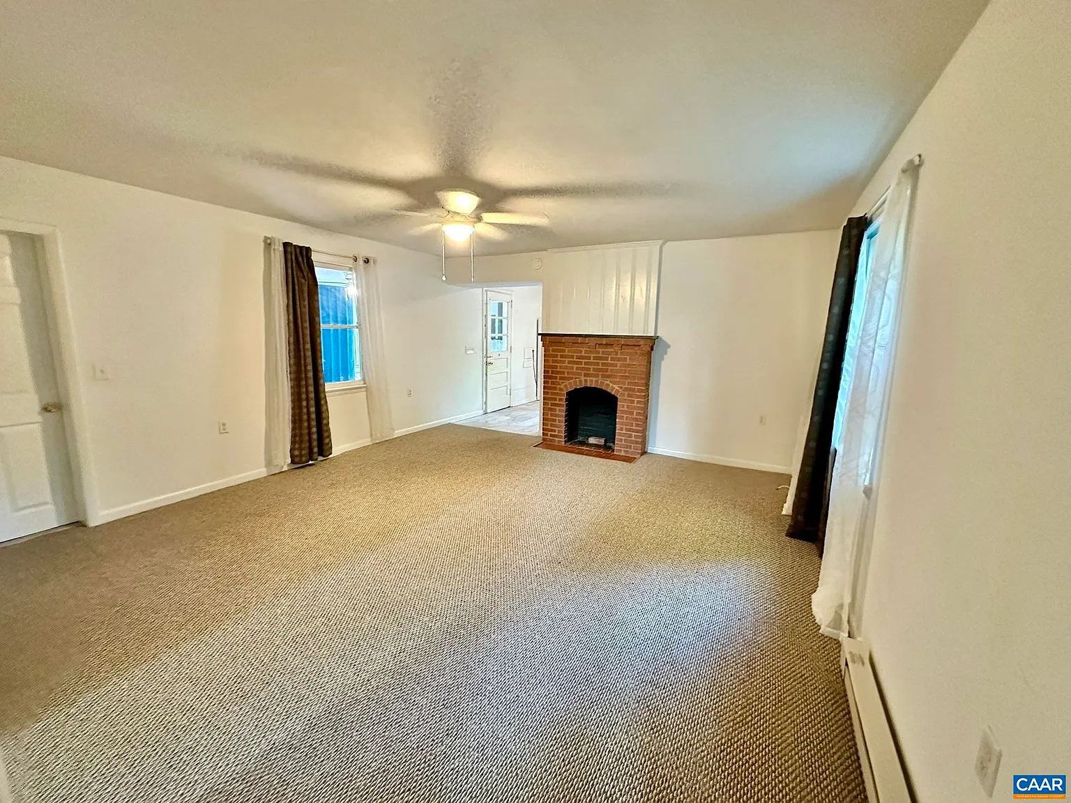 2 bed, 1.0 bath, 1189 sqft, $1,100 — Photo 4