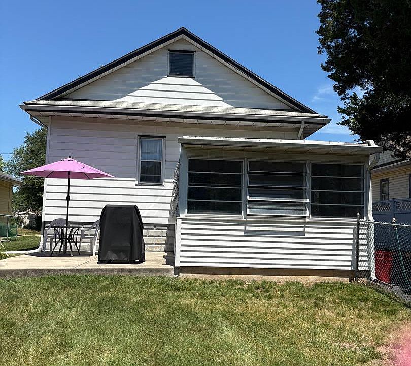 2nd image of 1904 S Park Ave